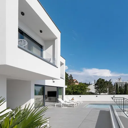 Gorgeous In Prázdninový dům Dramalj